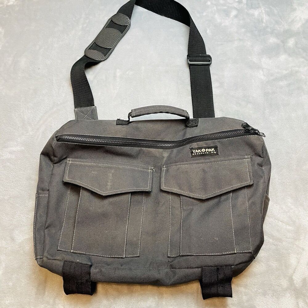 Yak Pak Brooklyn‎ New York Crossbody Messenger Bag Dark Gray Laptop Computer